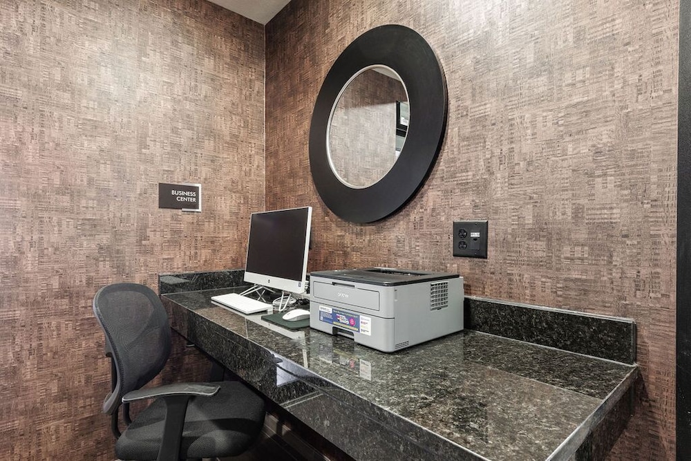 Cobblestone Hotel & Suites Mosinee - photo 102
