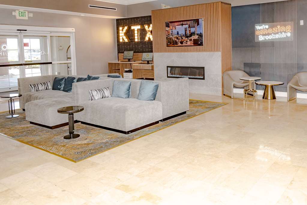 La Quinta Inn & Suites by Wyndham Brookshire West Katy - photo 5