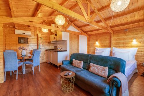 Madeira Sunset Cottage Nature Retreat — 4-Star Luxury Hotel in Calheta, Portugal