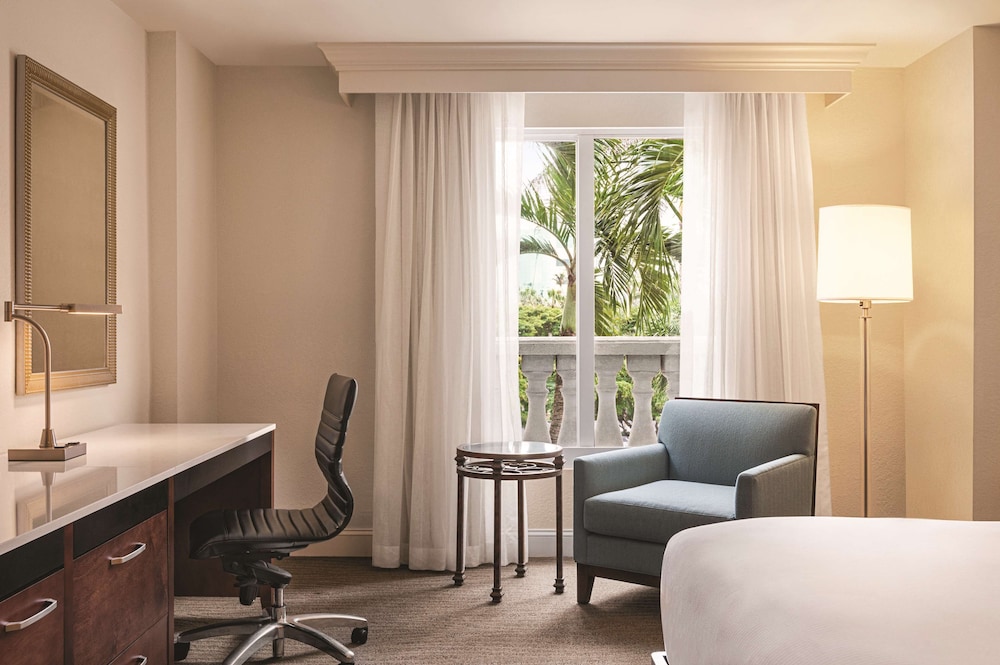 Hilton Naples - photo 8