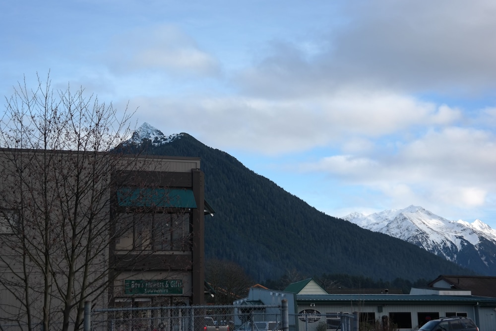 Sitka Hotel and Restaurant - photo 12