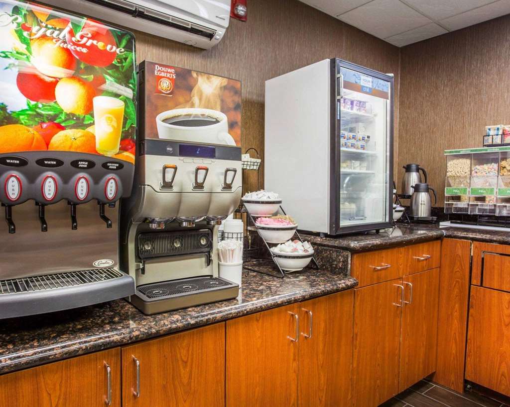 Comfort Inn & Suites at Stone Mountain - photo 33