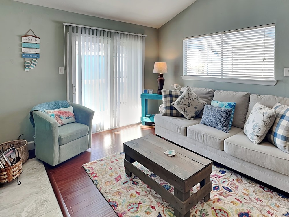Blissful Thinking by Ryson Vacation Rentals — 4-Star Luxury Hotel in Galveston, United States