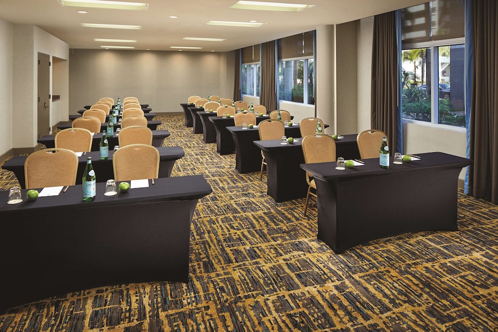 DoubleTree by Hilton LAX El Segundo - photo 43