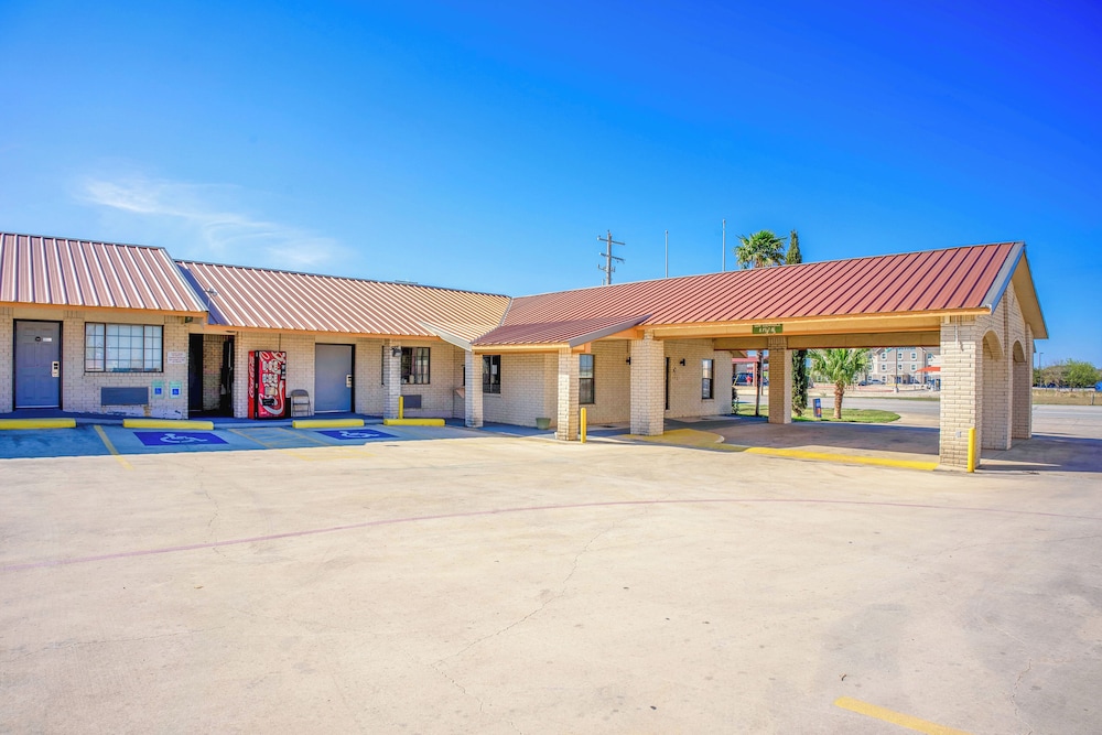Pleasanton Executive Inn By OYO - photo 52