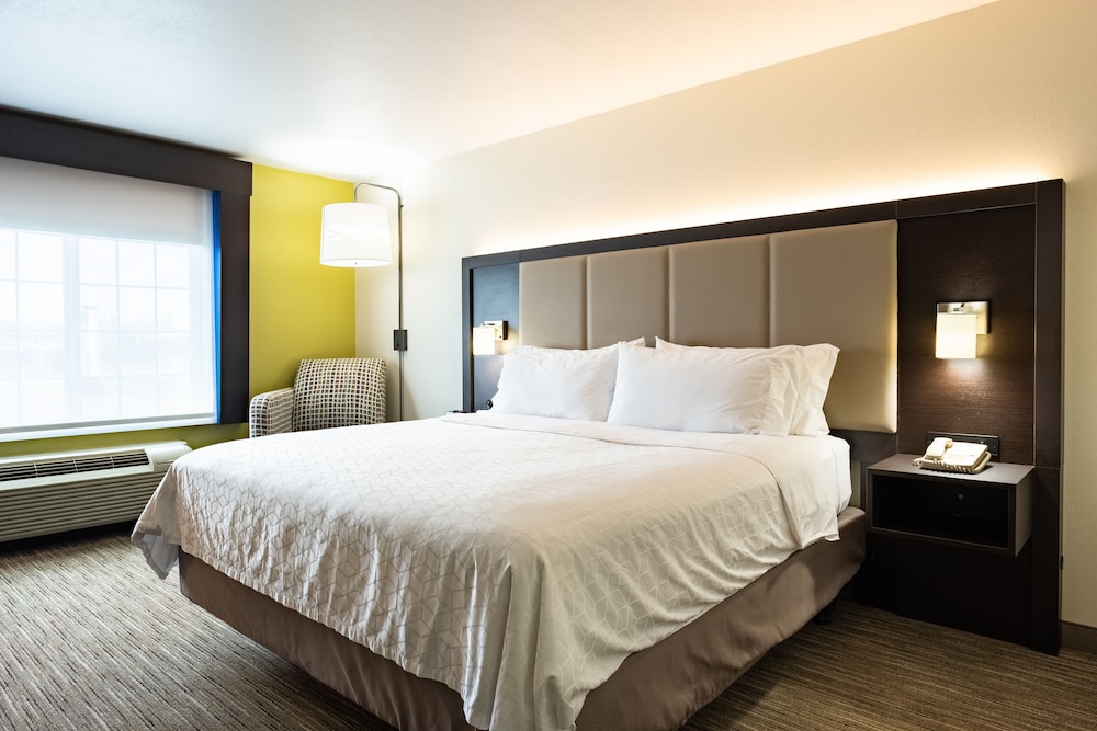 Holiday Inn Express & Suites Evanston By IHG - photo 27