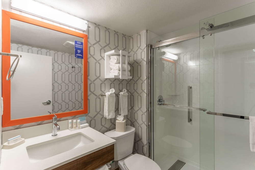 Hampton Inn Madison East Towne Mall Area - photo 14