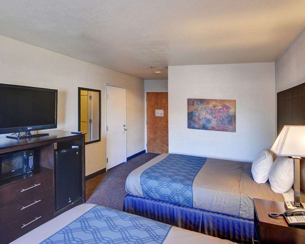 Rodeway Inn & Suites Lewisville I 35 - photo 16