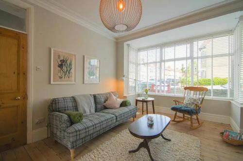 Cosy Stylish house near Southend Pass the Keys — 4-Star Luxury Hotel in Southend-On-Sea, United Kingdom