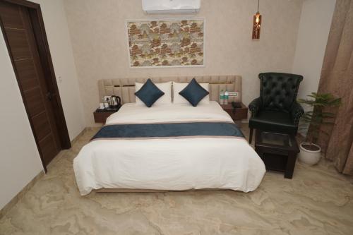 Hotel Chandigarh Heights Airport Road Manali Highway Transit Hotel in Kharar, India