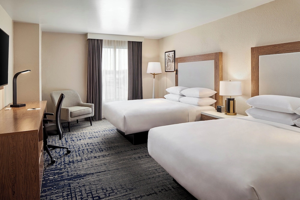 Sheraton Richmond Airport Hotel - photo 11