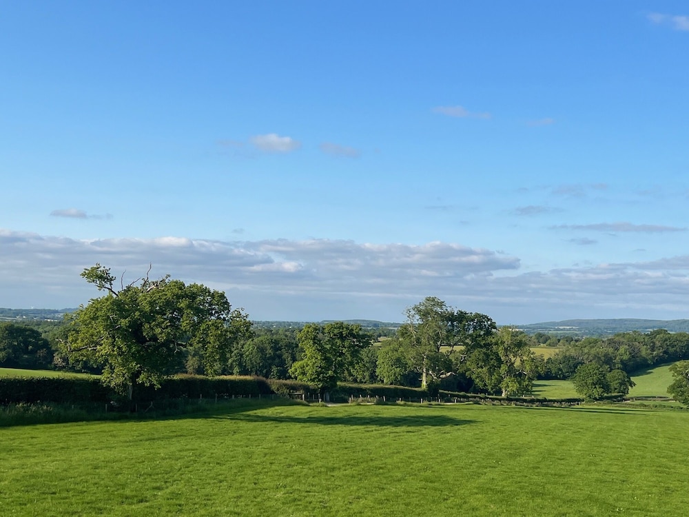 Stunning 1 bed in Bruton Somerset Stunning Views — hotel in Bruton
