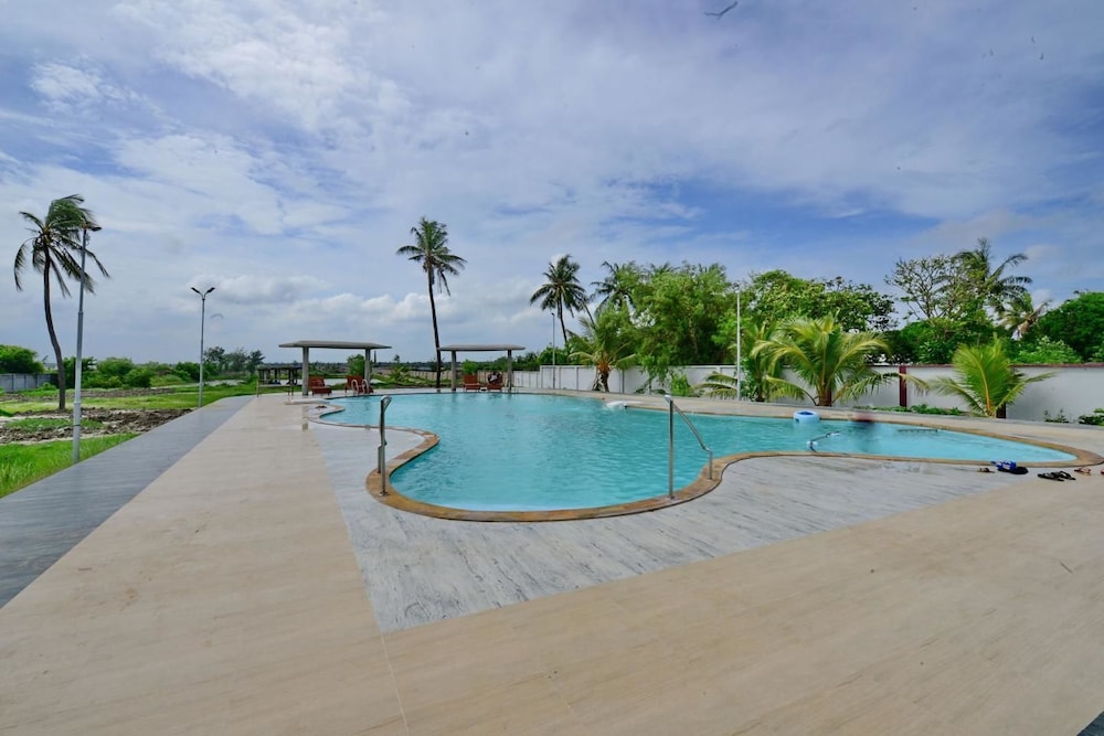 Hotels Diamond Glory Mandarmani - carbon neutral hotel in Contai