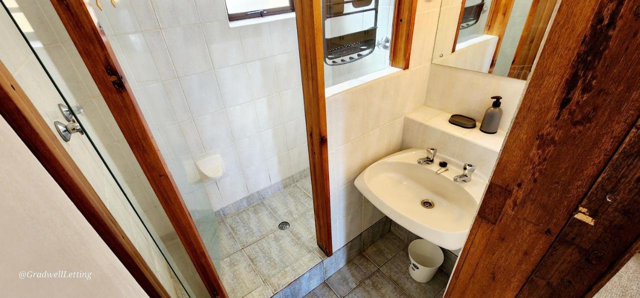 Calamari 2 Sleeps 6 — 4-Star Luxury Hotel in Margate, South Africa