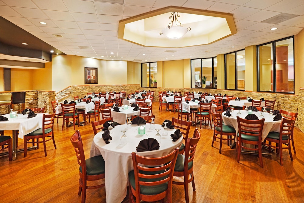 Holiday Inn by IHG - photo 28