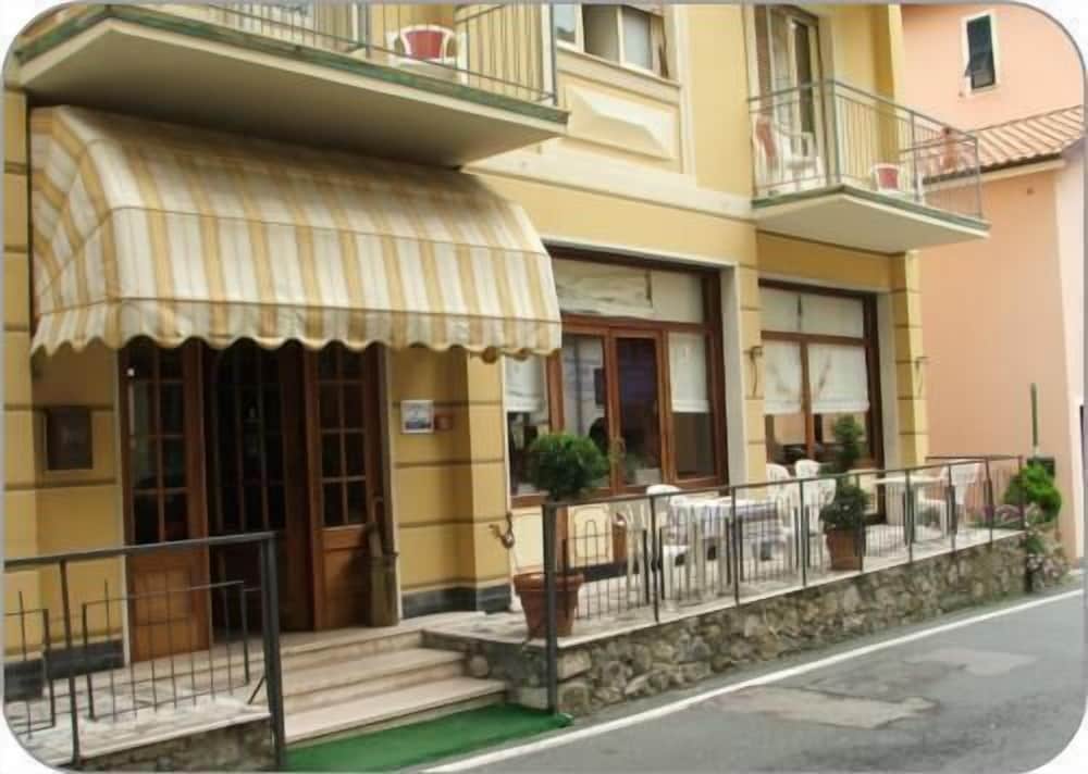 Albergo Nena - carbon neutral hotel in Moneglia