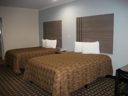 Woodland Inn and Suites - photo 6