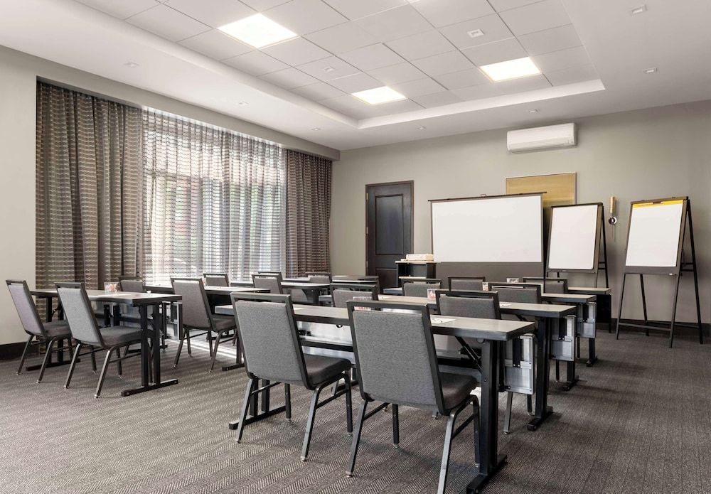 Hampton Inn & Suites Worcester - photo 54