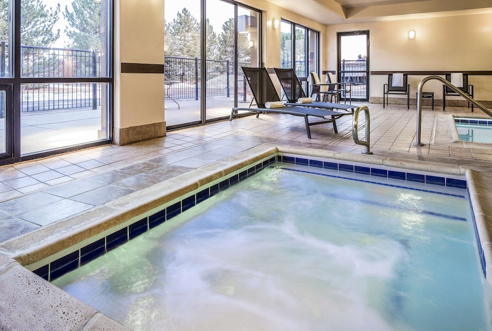 Hampton Inn Loveland - photo 19