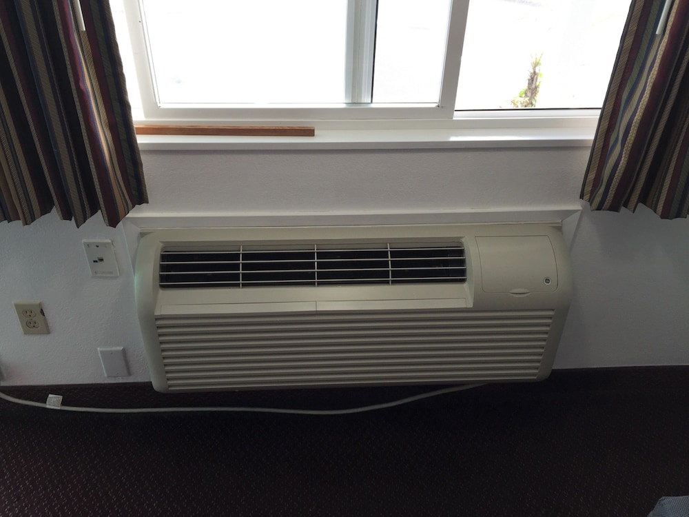 Westward Inn - photo 5