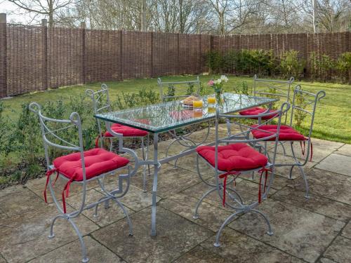 Station Lodge — 5-Star Luxury Hotel in Moreton In Marsh, United Kingdom