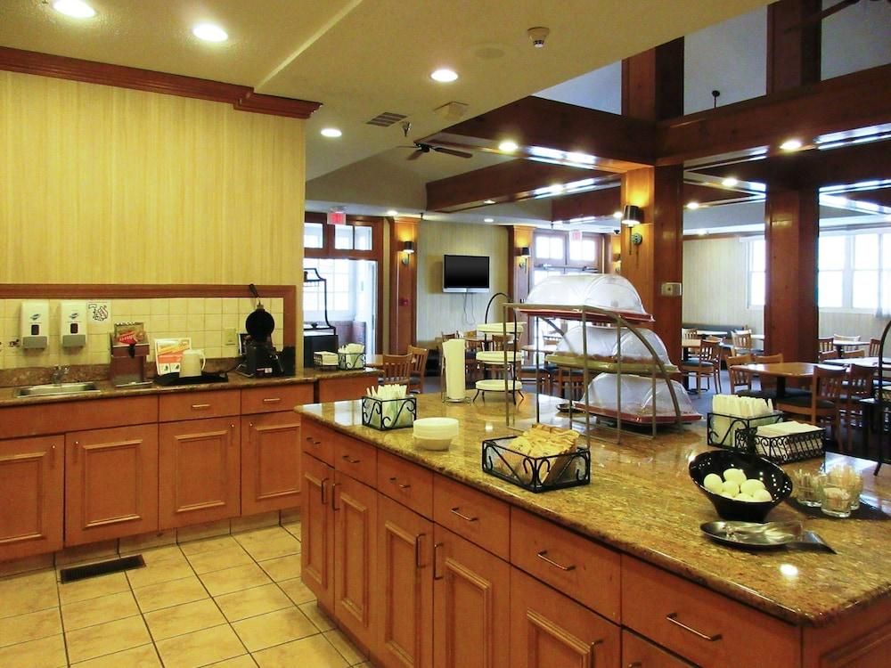 Premiere Suites - photo 15