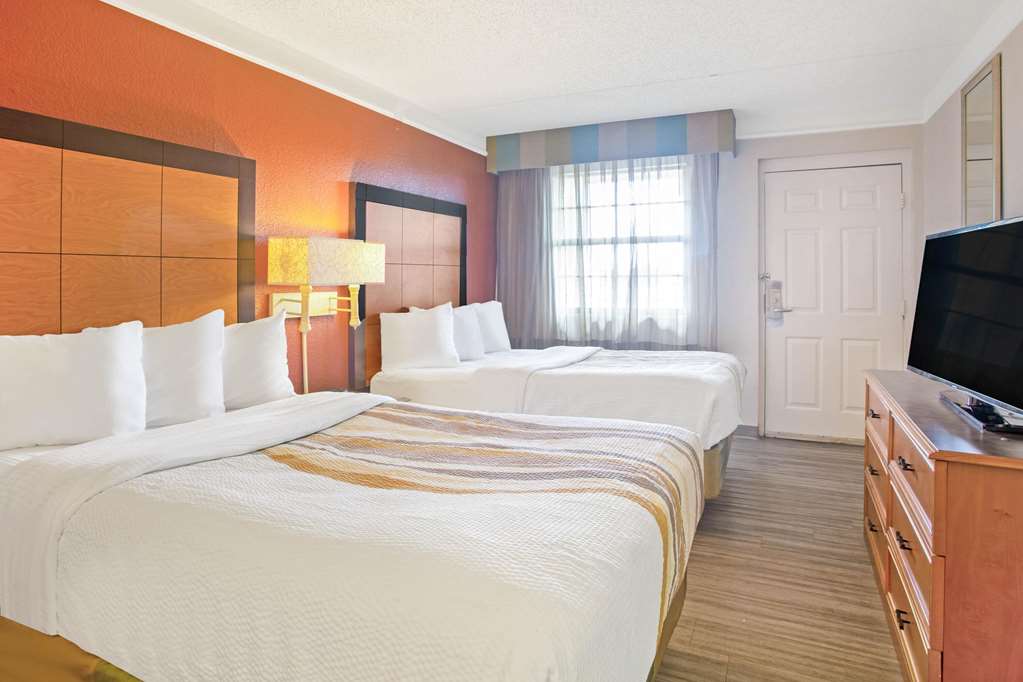 La Quinta Inn by Wyndham Victoria - photo 32