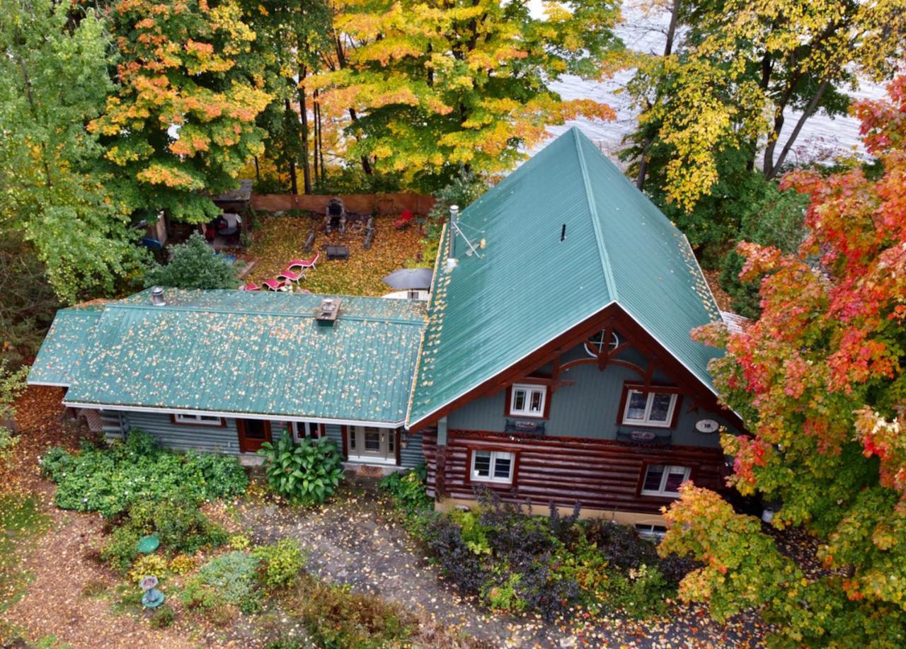 Le petit Montebello pet-friendly hotel Mont-Tremblant
