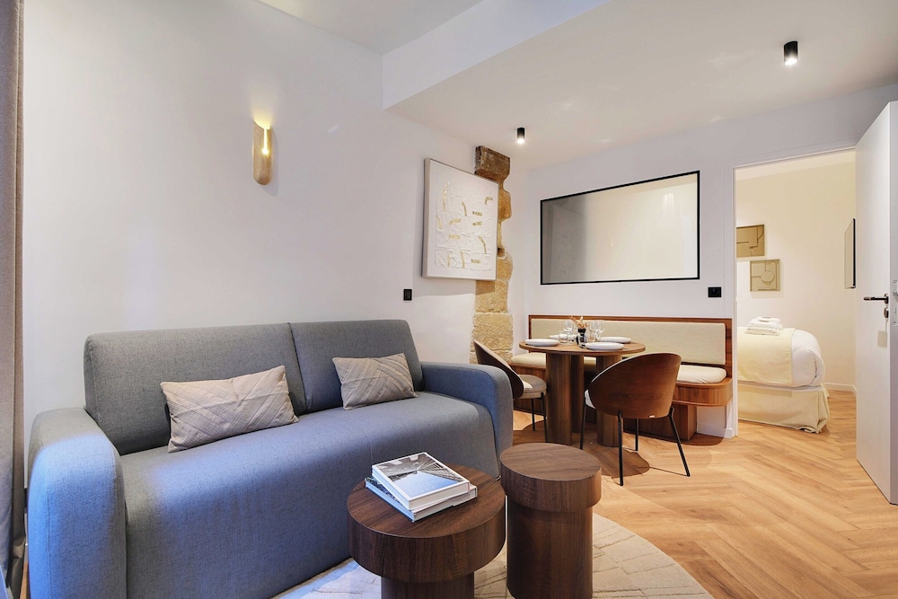 Elegant Comfort in the Heart of Paris notre Dame — 4-Star Luxury Hotel in Paris, France