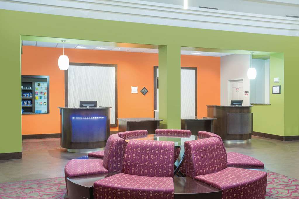 La Quinta Inn & Suites by Wyndham Conference Center Prescott - photo 6
