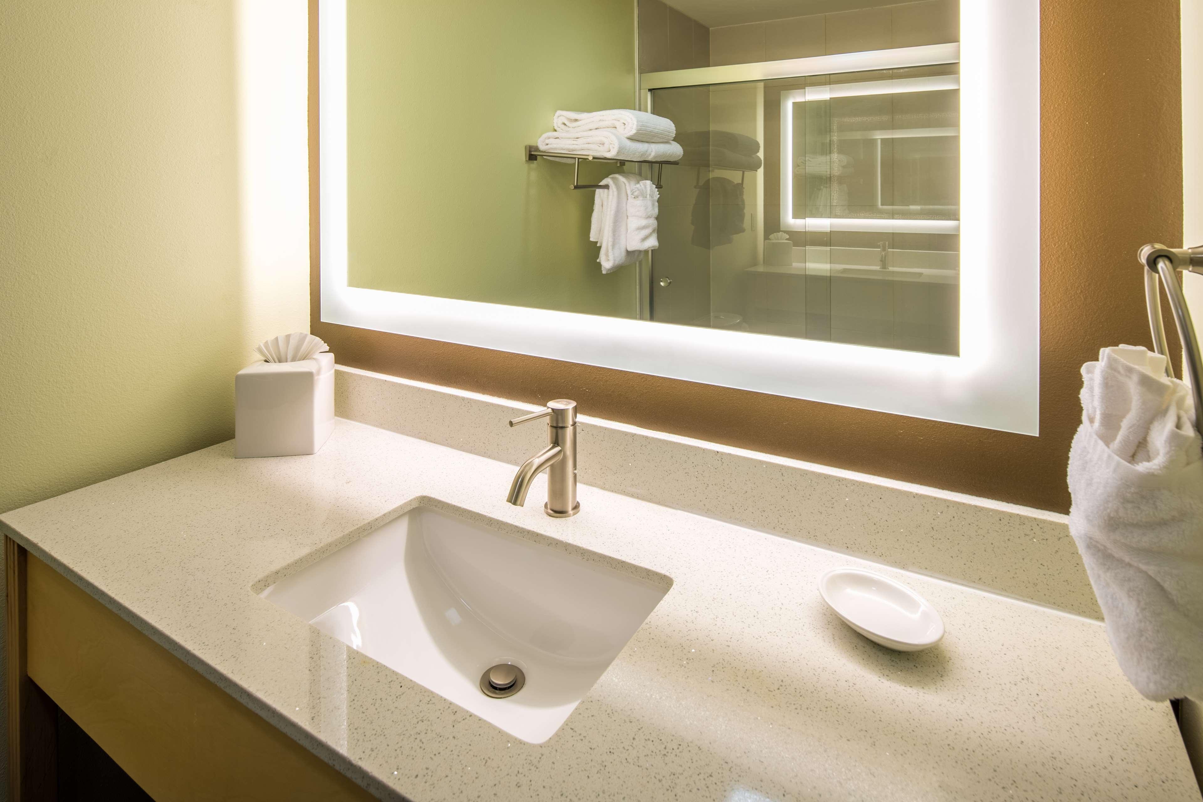 Red Lion Inn & Suites Everett - photo 23