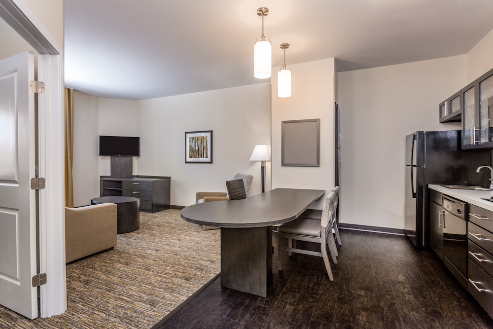 Candlewood Suites Bethlehem South by IHG - photo 10