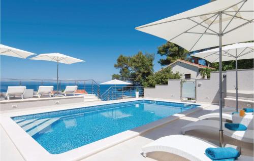 One Bedroom Apartment In Prigradica — 4-Star Luxury Hotel in Blato, Croatia