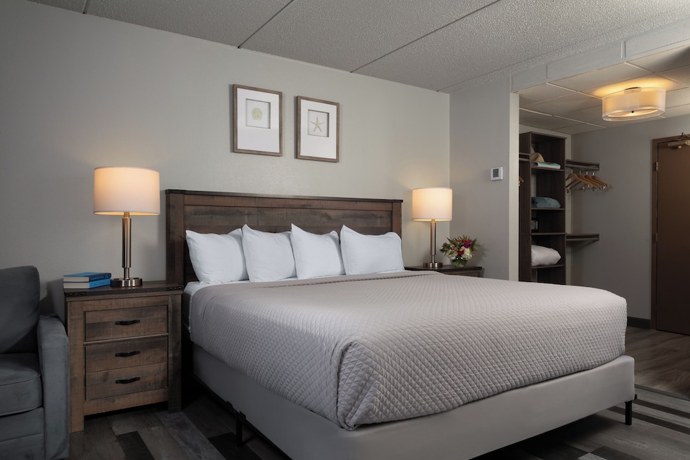 Harbor Shores on Lake Geneva - photo 16