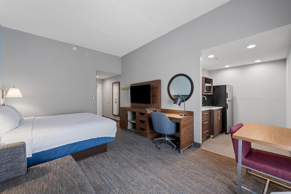 Hampton Inn Front Royal - photo 51
