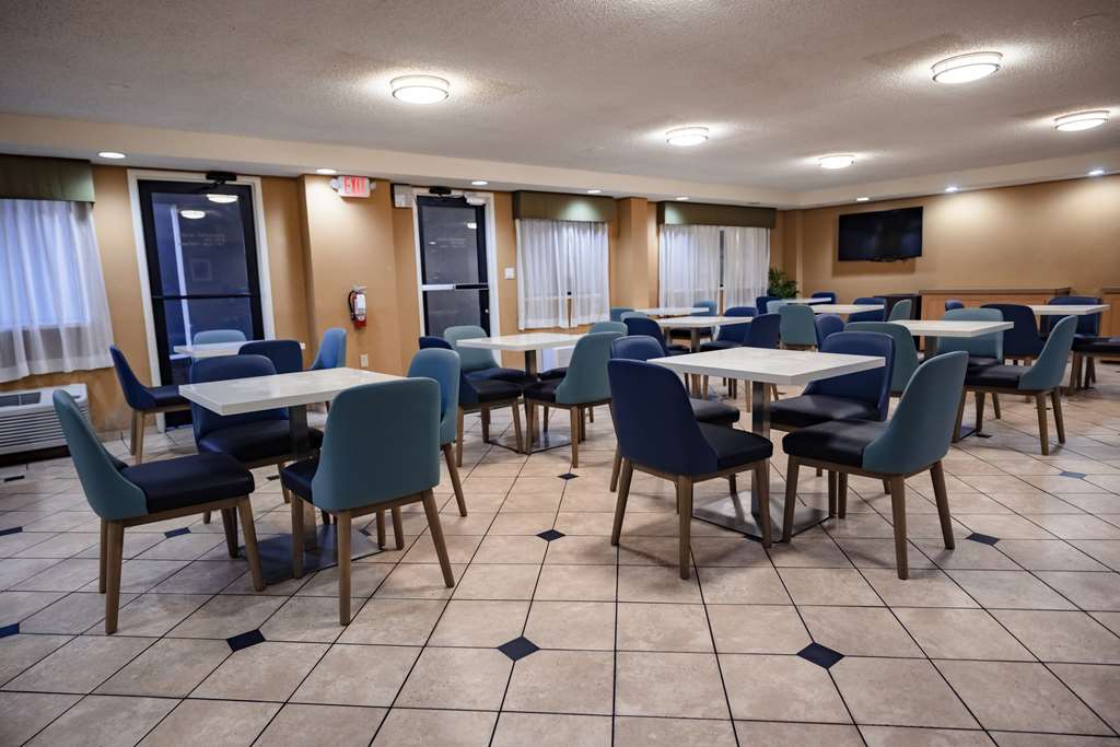 La Quinta Inn by Wyndham Tampa Near Busch Gardens - photo 22