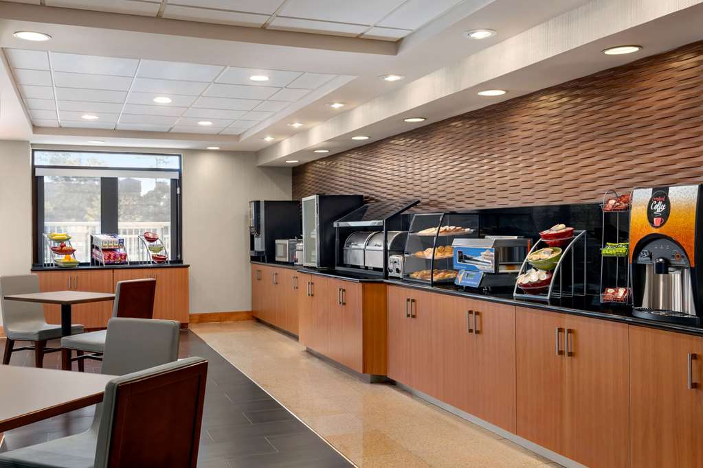 Wingate by Wyndham Wilmington - photo 28