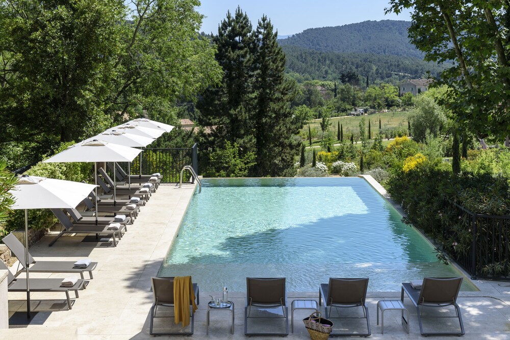 Les Lodges Sainte Victoire Hotel & Spa in Le Tholonet, France