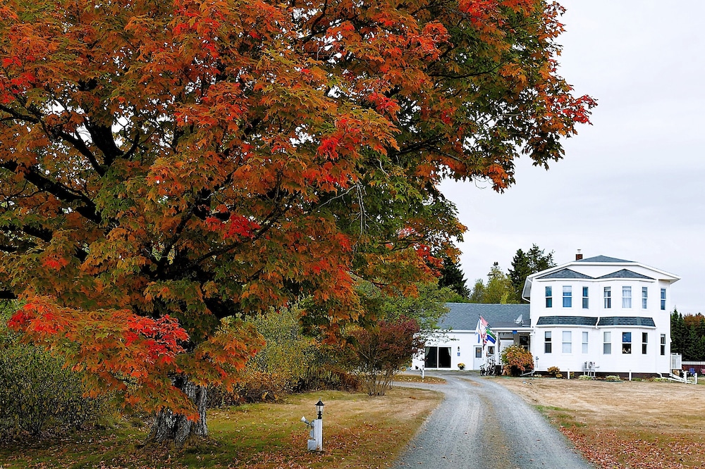The Parrsboro Mansion Inn — hotel in Parrsboro
