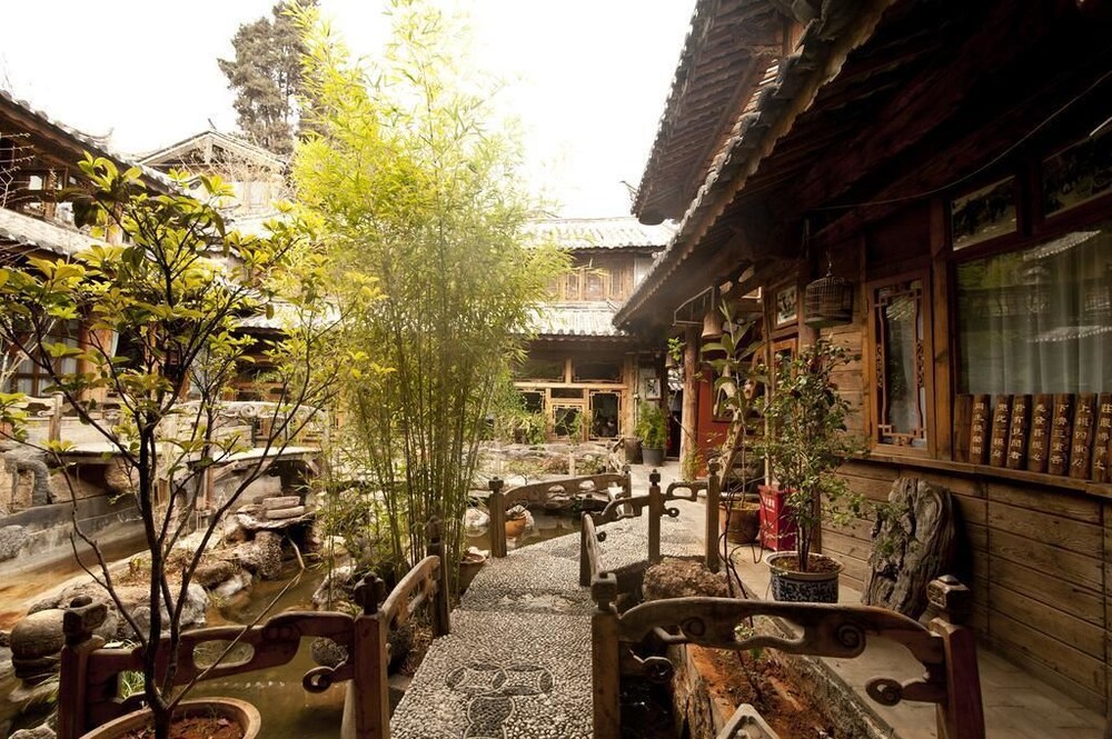 Lijiang Taohuadao Post Inn — hotel in Lijiang
