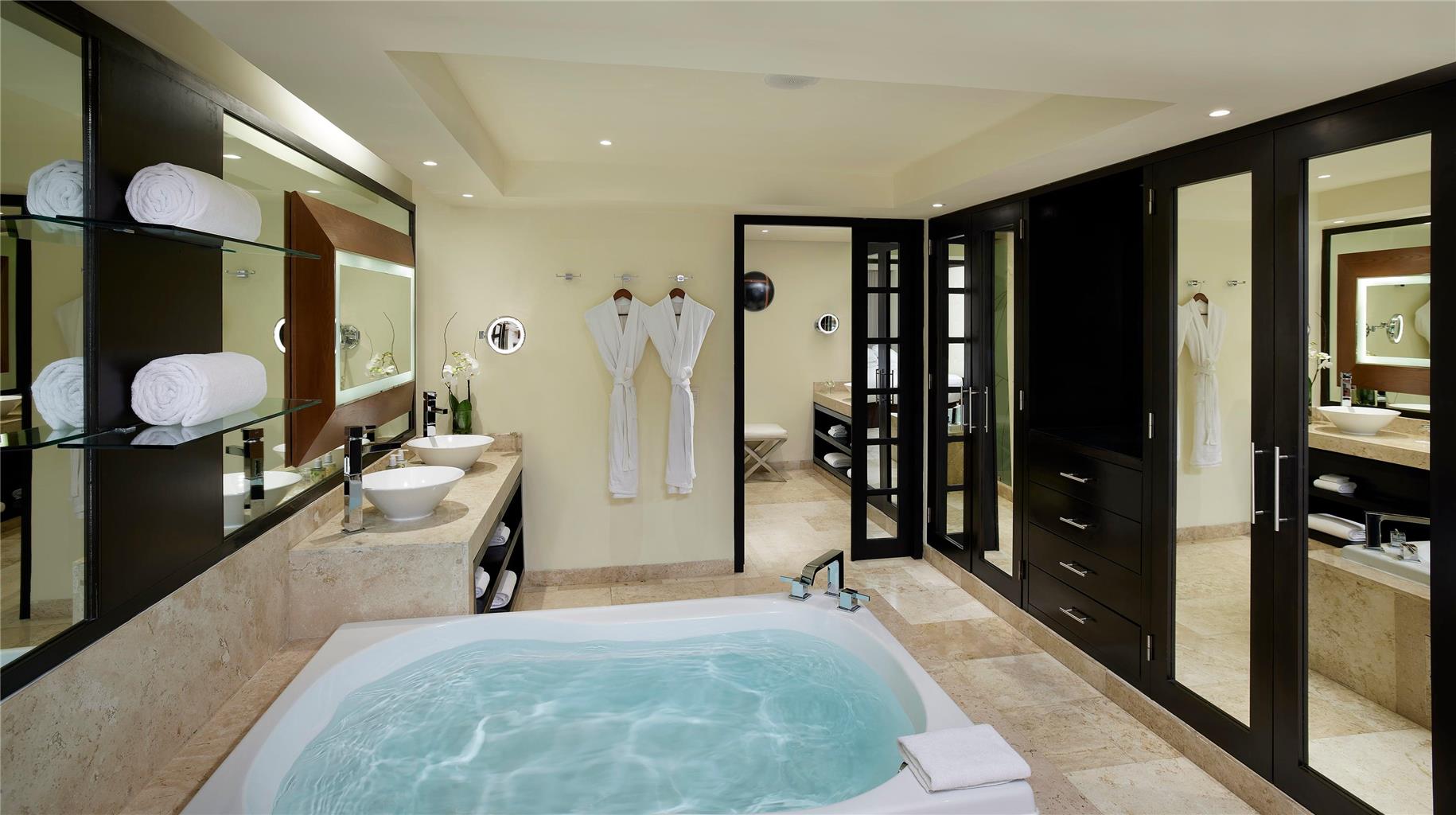 Guest room