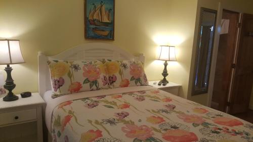 Courtney's Place Historic Cottages & Inns - photo 34