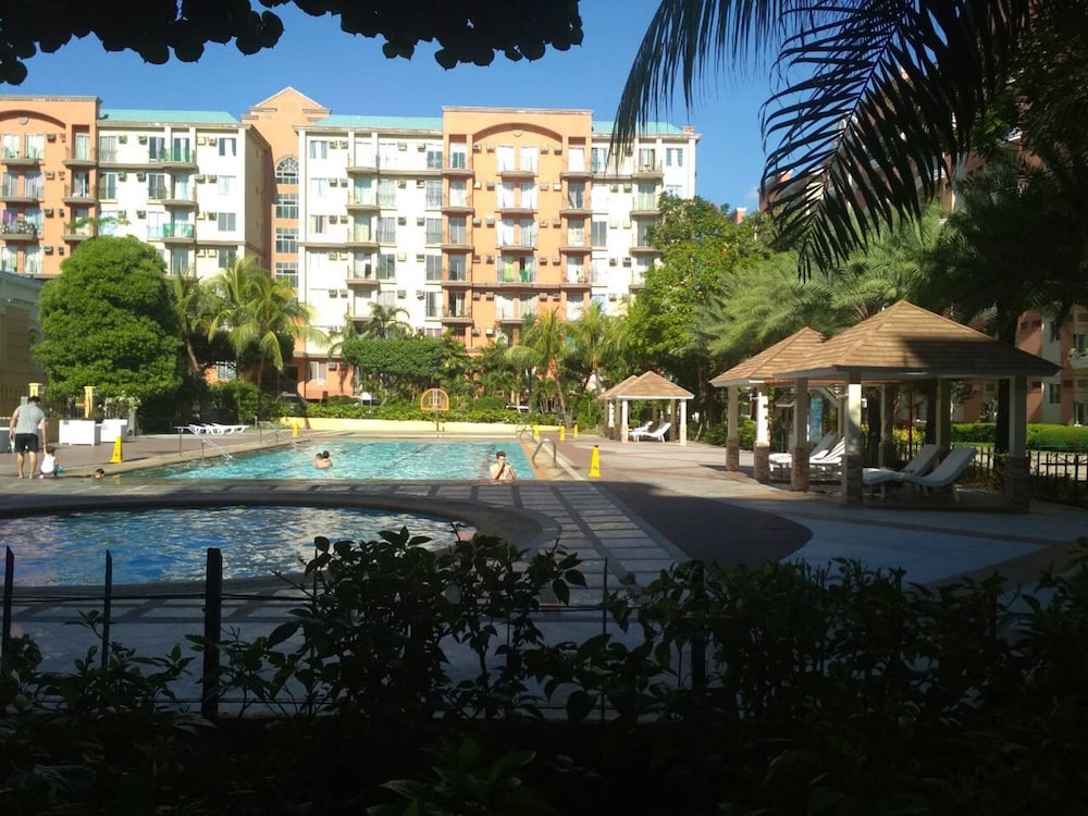 Petz Blossoms Chateau - last minute hotel in Manila