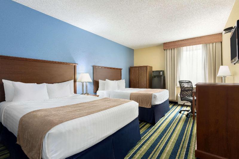 Days Inn by Wyndham Fargo West Acres - photo 13