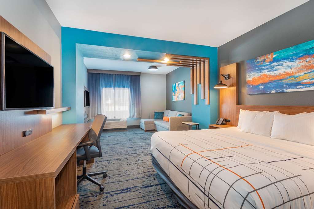 La Quinta Inn & Suites by Wyndham Limon - photo 32