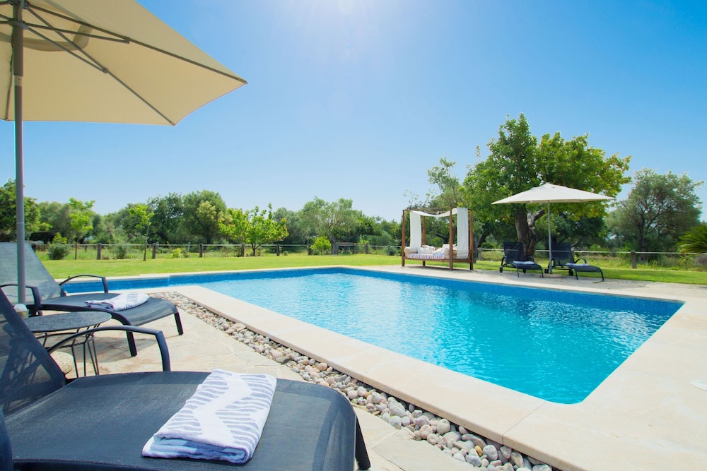 Casa En Moscari — 4-Star Luxury Hotel in Selva, Spain