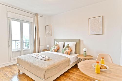 Studio Agreable Et Tout Equipe Montreuil in Montreuil, France