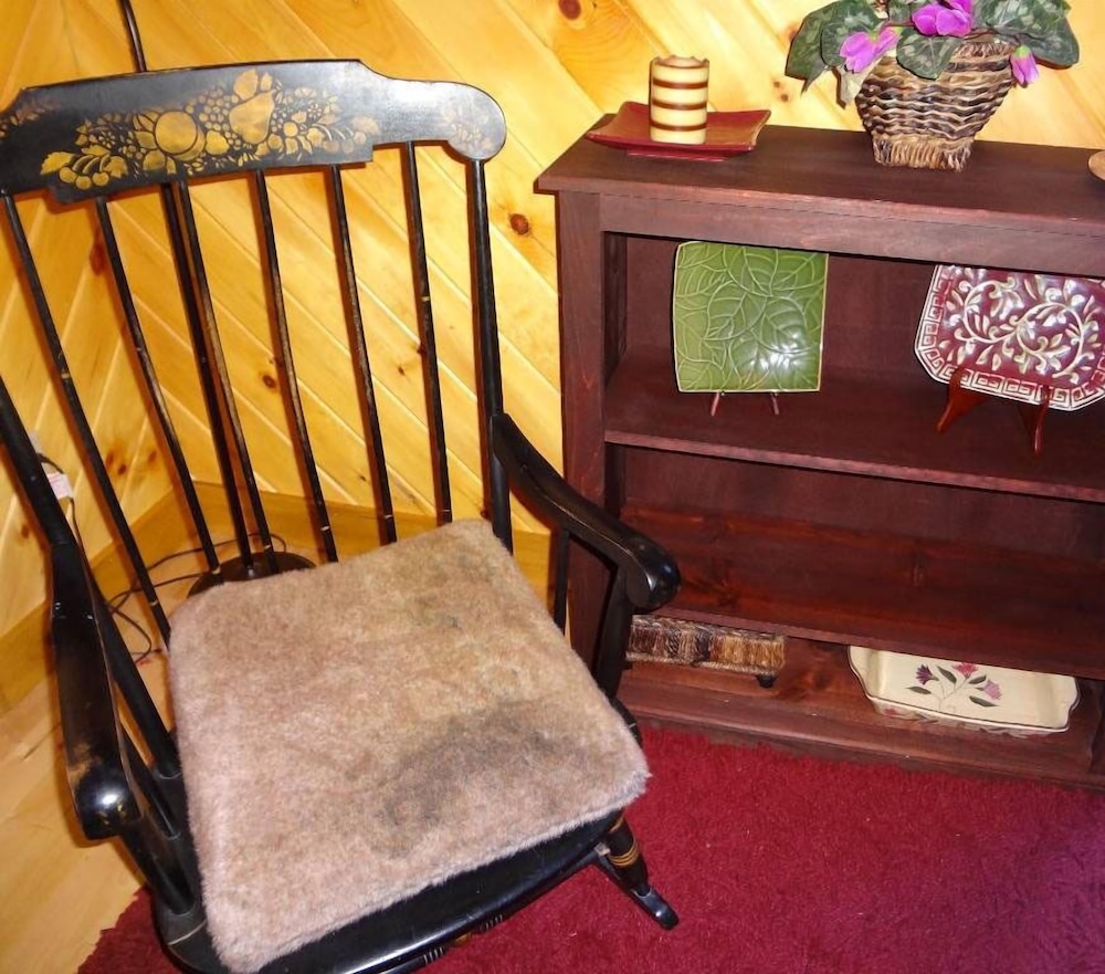 Hinckley's Dreamwood Cottages - photo 20