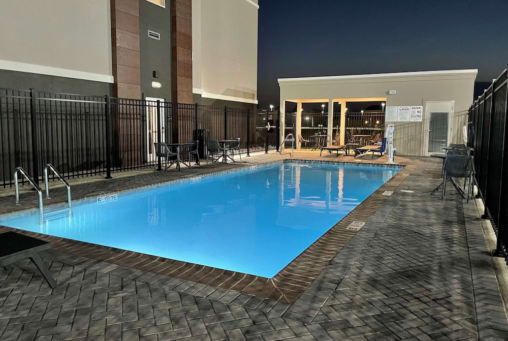 Hawthorn Extended Stay by Wyndham Sulphur - photo 18