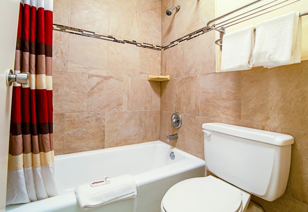 Red Roof Inn & Suites Greenwood SC - photo 19